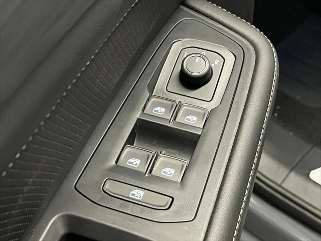 Photo of 2025 Gray Volkswagen Atlas Cross Sport