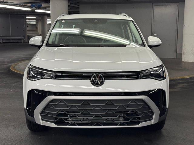 Photo of 2025 Pure White Volkswagen Taos