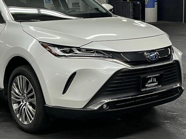 Photo of 2024 Wind Chill Pearl Toyota Venza