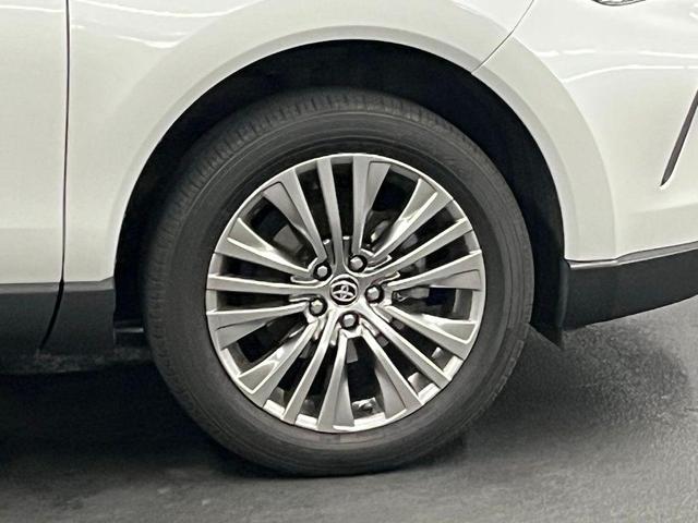 Photo of 2024 Wind Chill Pearl Toyota Venza