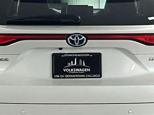 Photo of 2024 Wind Chill Pearl Toyota Venza