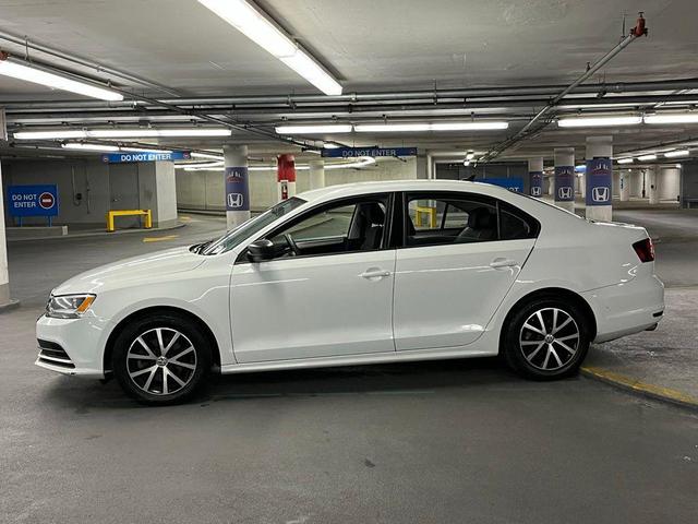 Photo of 2016 Pure White Volkswagen Jetta