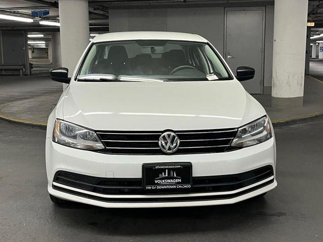 Photo of 2016 Pure White Volkswagen Jetta