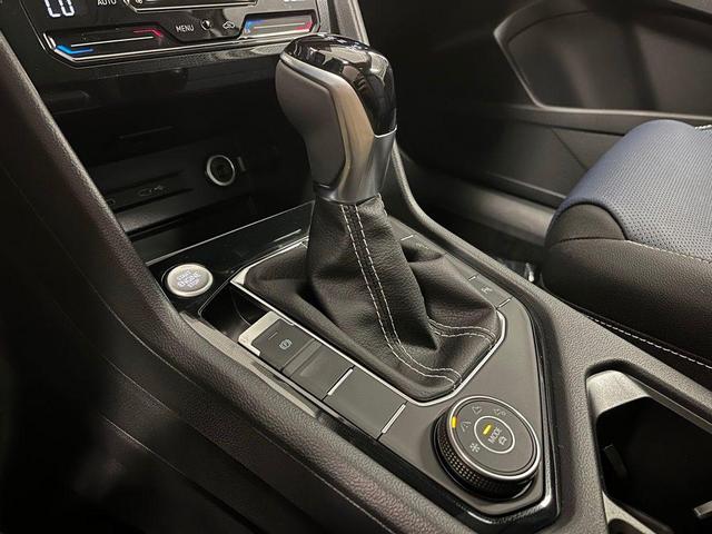 Photo of 2025 Pure White Volkswagen Taos