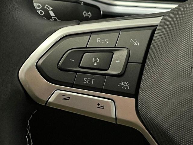 Photo of 2025 Pure White Volkswagen Taos