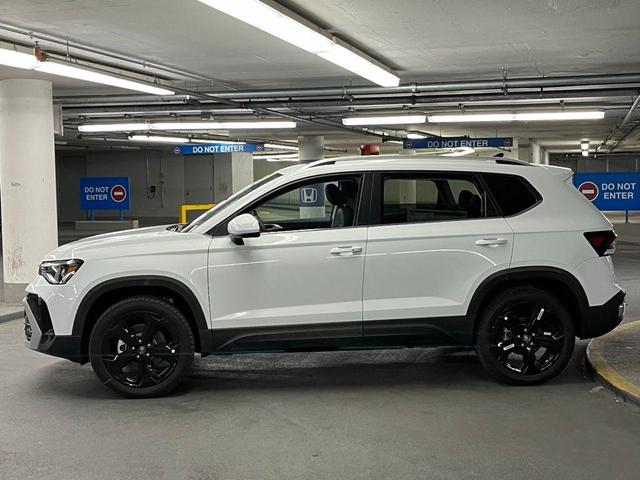 Photo of 2025 Pure White Volkswagen Taos