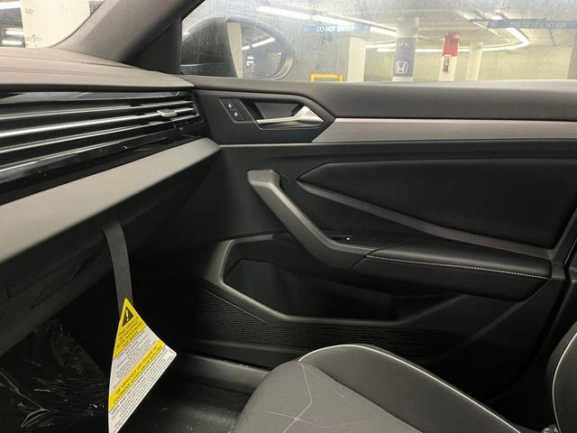 Photo of 2025 Pure White Volkswagen Jetta
