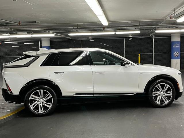 Photo of 2024 Crystal White Tricoat Cadillac LYRIQ