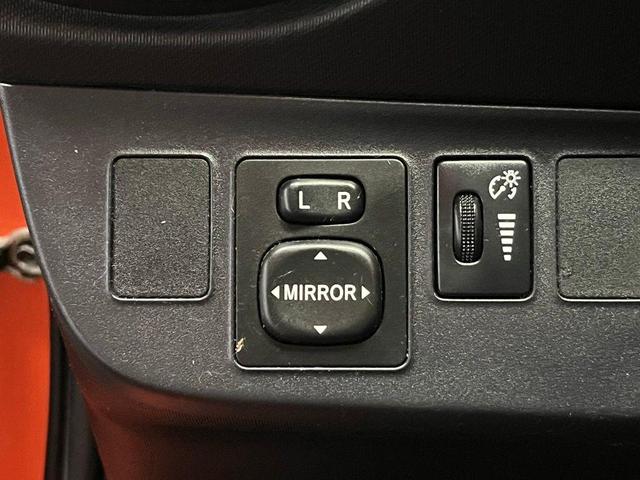 Photo of 2012 Habanero Toyota Prius c