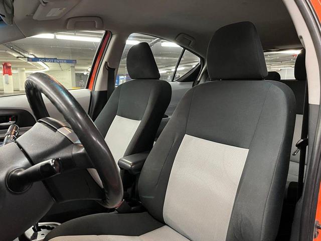 Photo of 2012 Habanero Toyota Prius c