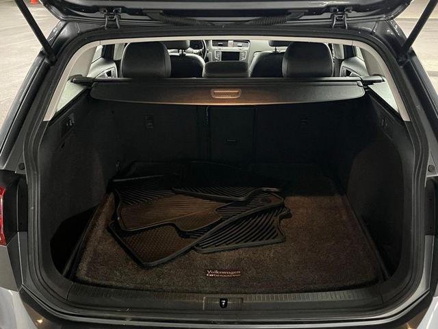Photo of 2017 Platinum Gray Metallic Volkswagen Golf Alltrack