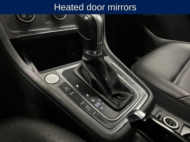 Photo of 2017 Platinum Gray Metallic Volkswagen Golf Alltrack