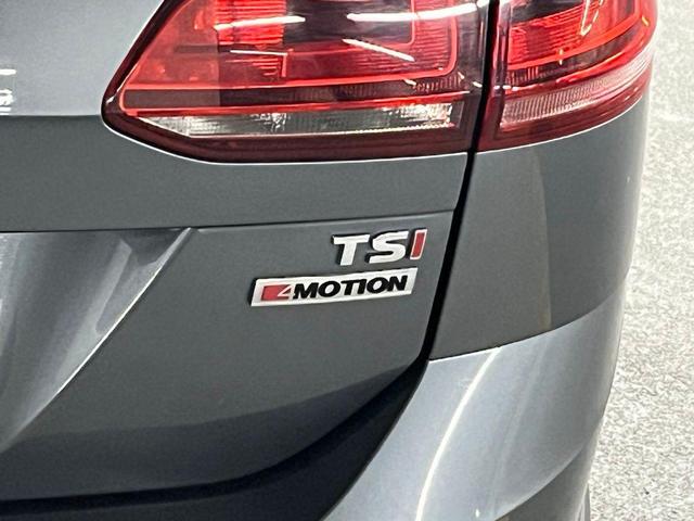 Photo of 2017 Platinum Gray Metallic Volkswagen Golf Alltrack
