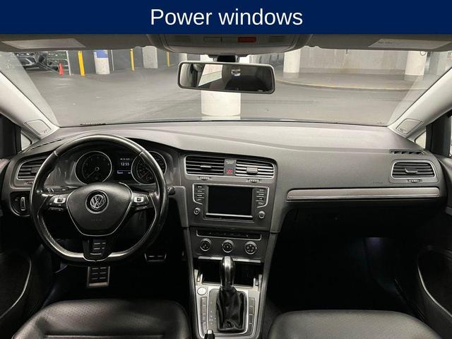 Photo of 2017 Platinum Gray Metallic Volkswagen Golf Alltrack