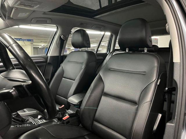 Photo of 2017 Platinum Gray Metallic Volkswagen Golf Alltrack