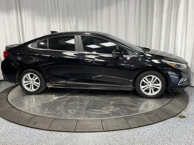Photo of 2018 Mosaic Black Metallic Chevrolet Cruze