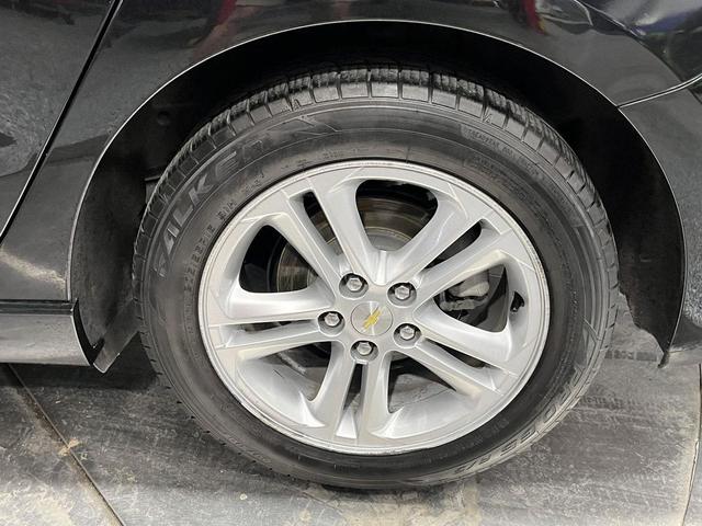 Photo of 2018 Mosaic Black Metallic Chevrolet Cruze
