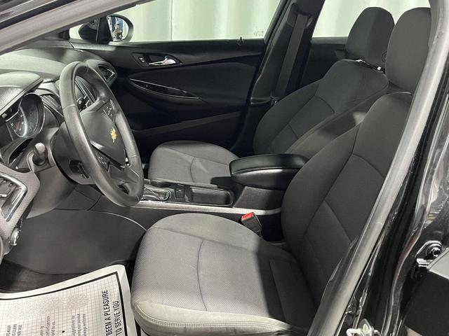 Photo of 2018 Mosaic Black Metallic Chevrolet Cruze