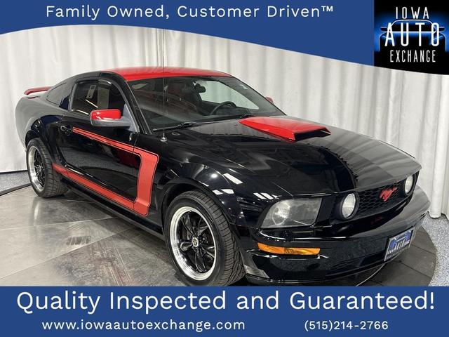 Photo of 2005 Black Clearcoat Ford Mustang