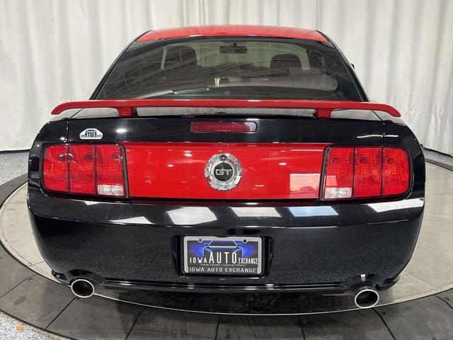 Photo of 2005 Black Clearcoat Ford Mustang