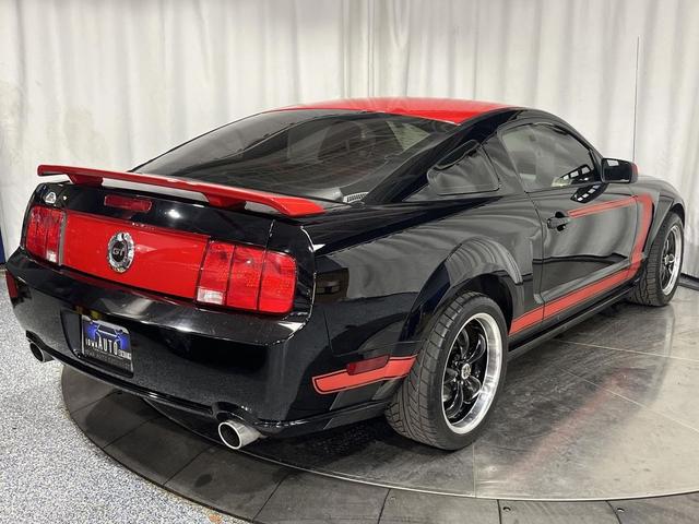 Photo of 2005 Black Clearcoat Ford Mustang