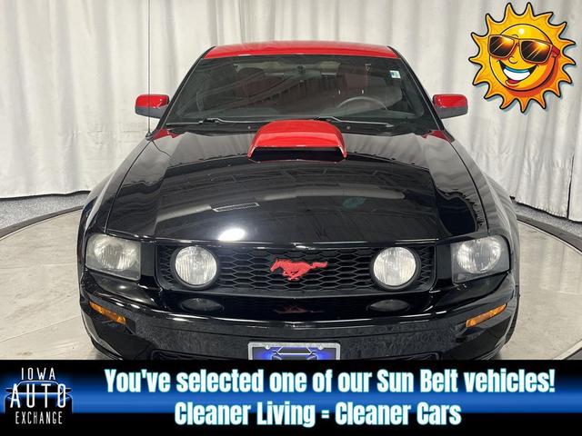 Photo of 2005 Black Clearcoat Ford Mustang