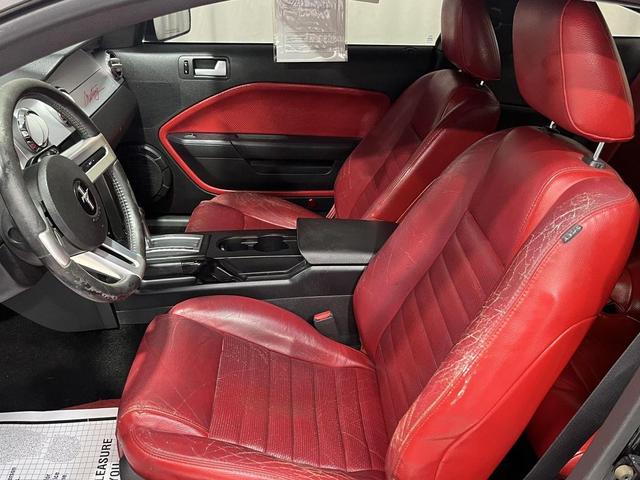 Photo of 2005 Black Clearcoat Ford Mustang