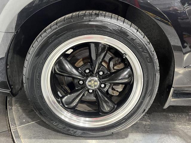 Photo of 2005 Black Clearcoat Ford Mustang