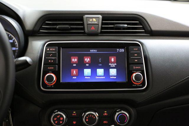 Photo of 2025 Super Black Metallic Nissan Versa