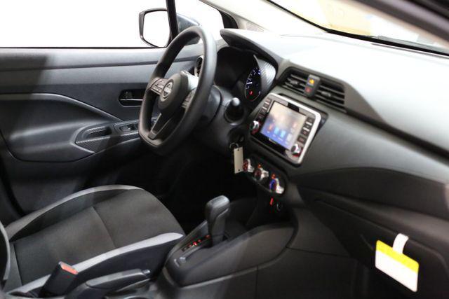 Photo of 2025 Super Black Metallic Nissan Versa
