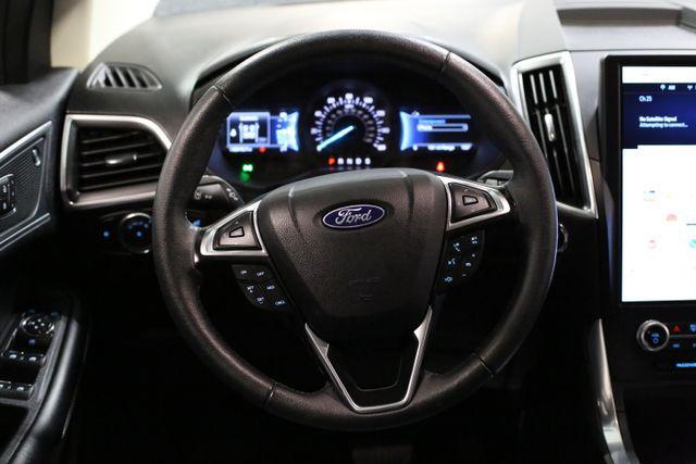 Photo of 2024 Black Metallic Ford Edge