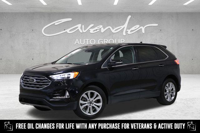 Photo of 2024 Black Metallic Ford Edge