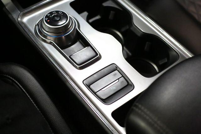 Photo of 2024 Black Metallic Ford Edge