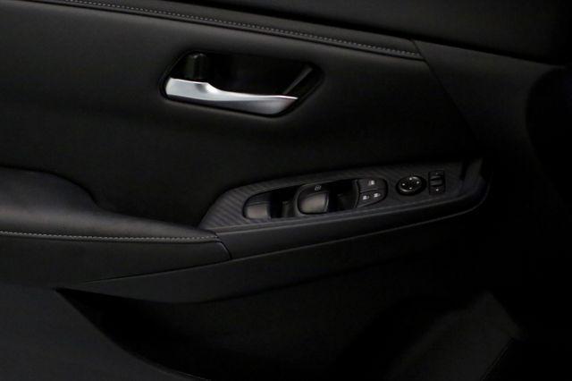 Photo of 2025 Aspen White Tricoat Nissan Sentra