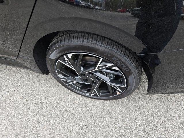 Photo of 2025 Aurora Black Pearl Kia K5