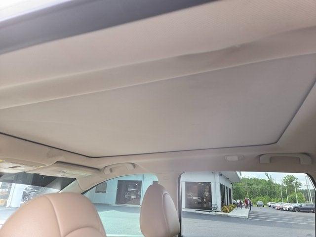Photo of 2017 Pearl White Nissan Rogue