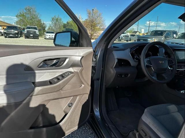 Photo of 2018 Gray Chevrolet Traverse