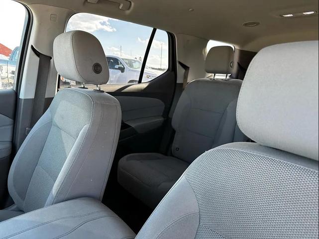Photo of 2018 Gray Chevrolet Traverse