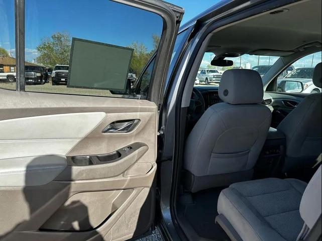 Photo of 2018 Gray Chevrolet Traverse