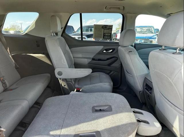 Photo of 2018 Gray Chevrolet Traverse