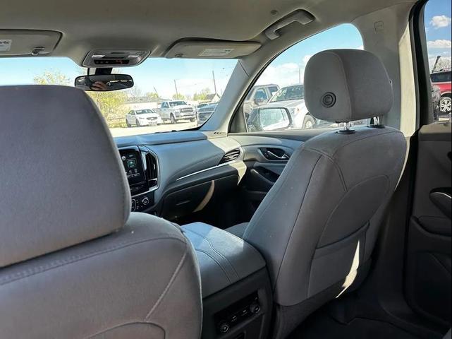 Photo of 2018 Gray Chevrolet Traverse