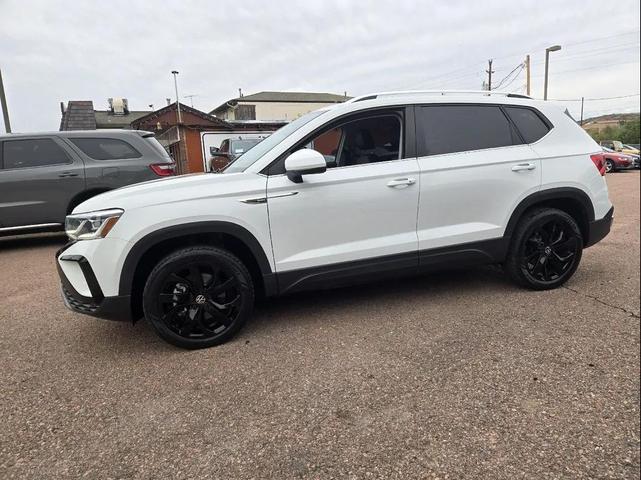 Photo of 2022 Pure White Volkswagen Taos