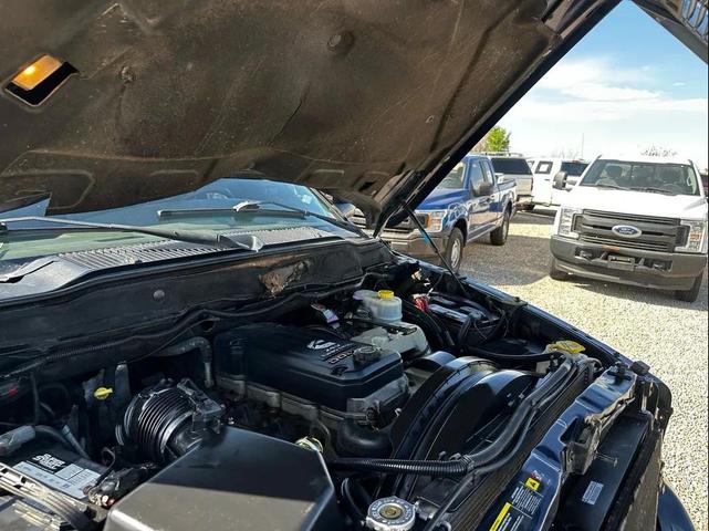Photo of 2004 Blue Dodge Ram 2500