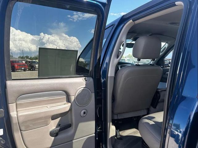 Photo of 2004 Blue Dodge Ram 2500
