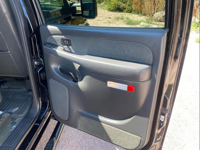 Photo of 2003 Black Chevrolet Silverado 2500