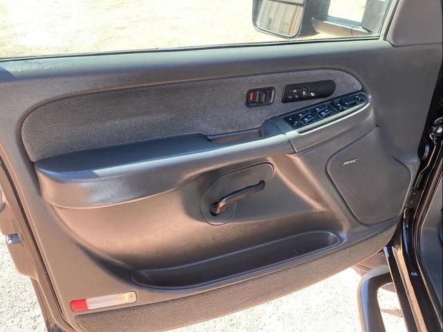 Photo of 2003 Black Chevrolet Silverado 2500