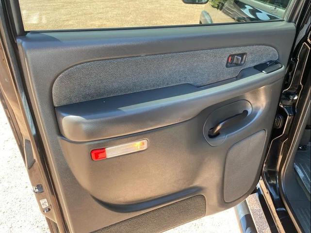 Photo of 2003 Black Chevrolet Silverado 2500