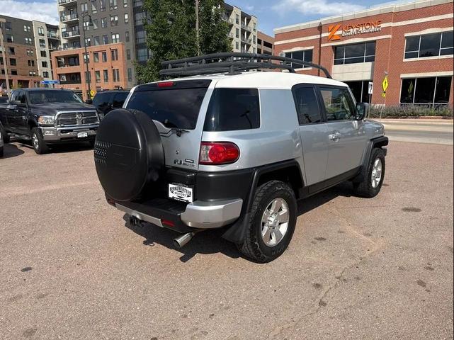 Photo of 2007 Titanium Metallic Toyota FJ Cruiser