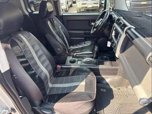 Photo of 2007 Titanium Metallic Toyota FJ Cruiser