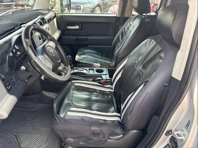 Photo of 2007 Titanium Metallic Toyota FJ Cruiser